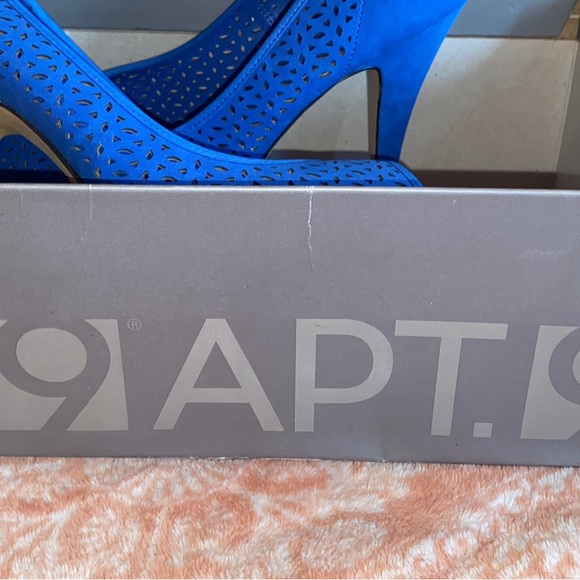 Apkennedy Blue Size 8 heels! - Picture 5 of 5